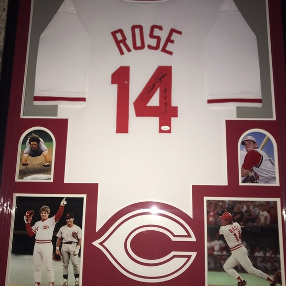 Autographed sports memorabilia - Picture 2 of 4